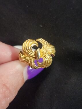 Vintage AVON 1975 Whirl Wind Ring - Classic Women Jewelry